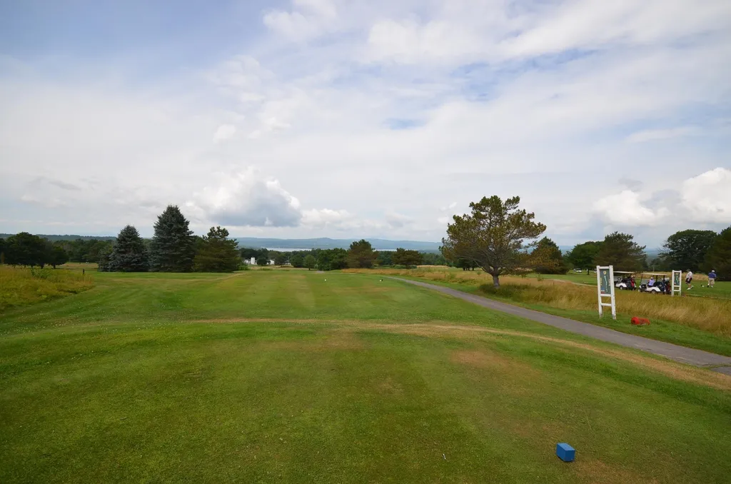 140 Country Club Road Gilford NH 03249