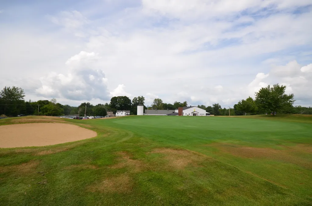 140 Country Club Road Gilford NH 03249