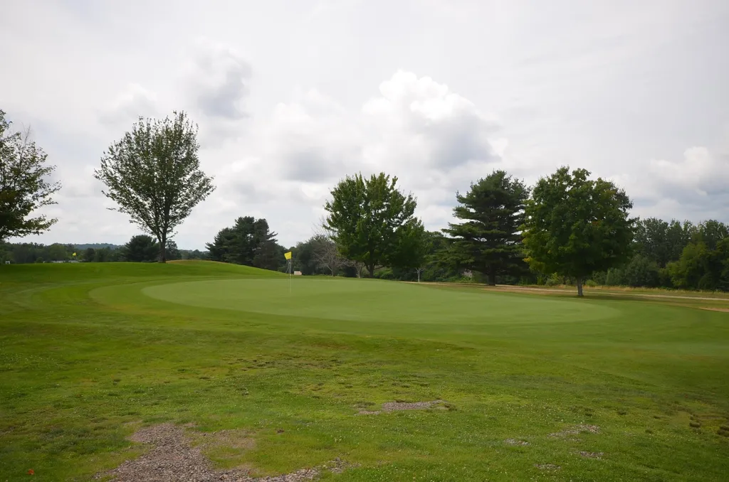 140 Country Club Road Gilford NH 03249