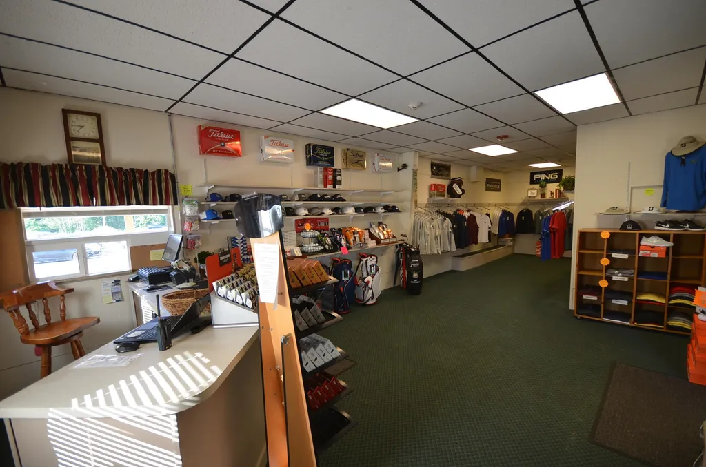 140 Country Club Road Gilford NH 03249