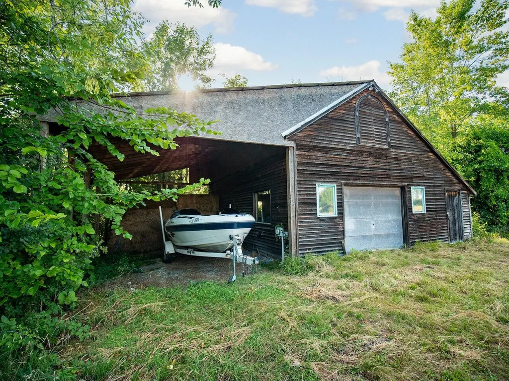 404 Pea Ridge Road Ferrisburgh VT 05456
