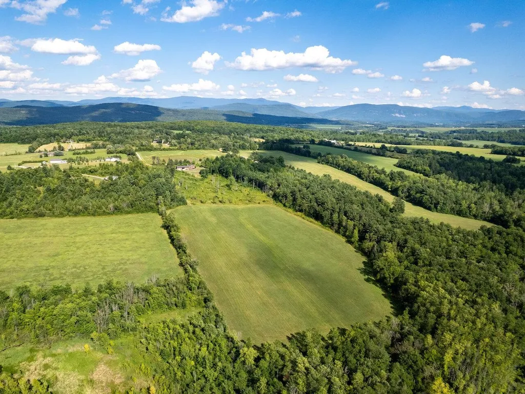 404 Pea Ridge Road Ferrisburgh VT 05456