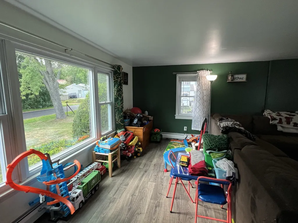 10 Pawtucket Avenue Claremont NH 03743