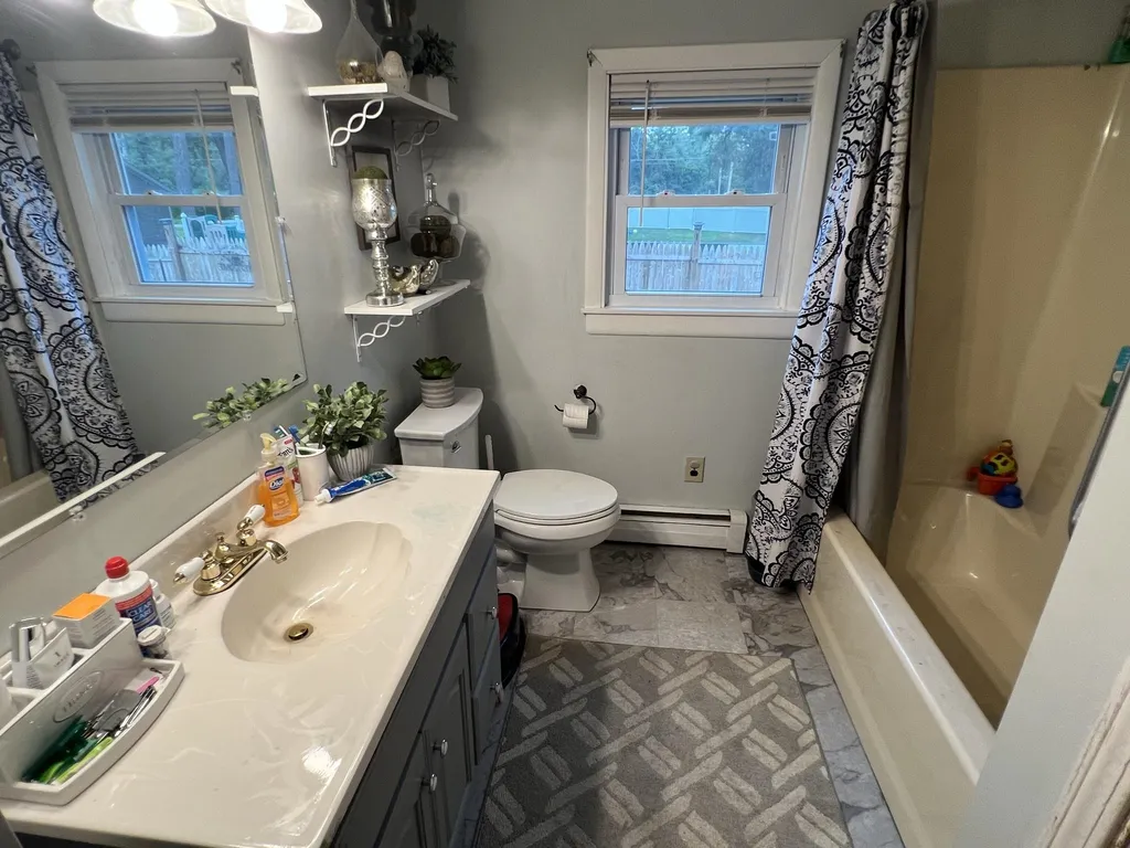 10 Pawtucket Avenue Claremont NH 03743