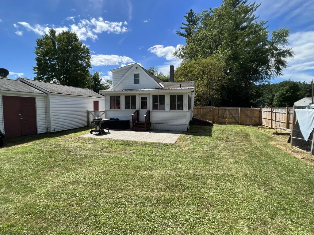 10 Pawtucket Avenue Claremont NH 03743