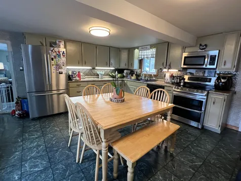 10 Pawtucket Avenue Claremont NH 03743