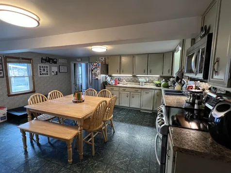 10 Pawtucket Avenue Claremont NH 03743