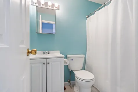 32 Ashworth Avenue Hampton NH 03842