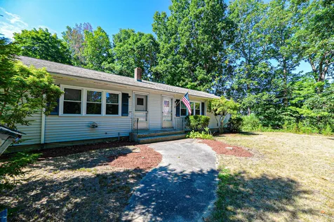 17 Old Derry Road Hudson NH 03051