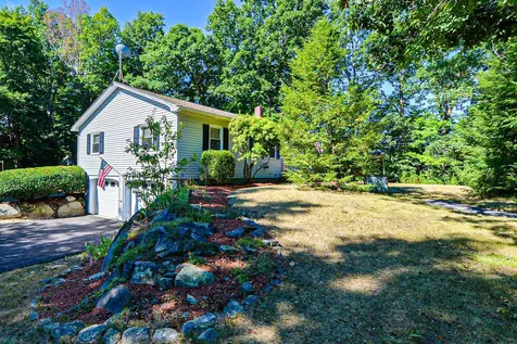 17 Old Derry Road Hudson NH 03051