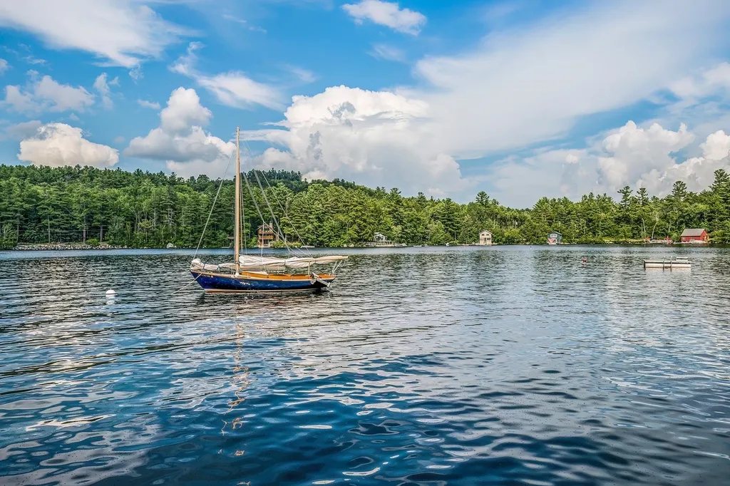 112 Herrick Cove Lane New London NH 03257
