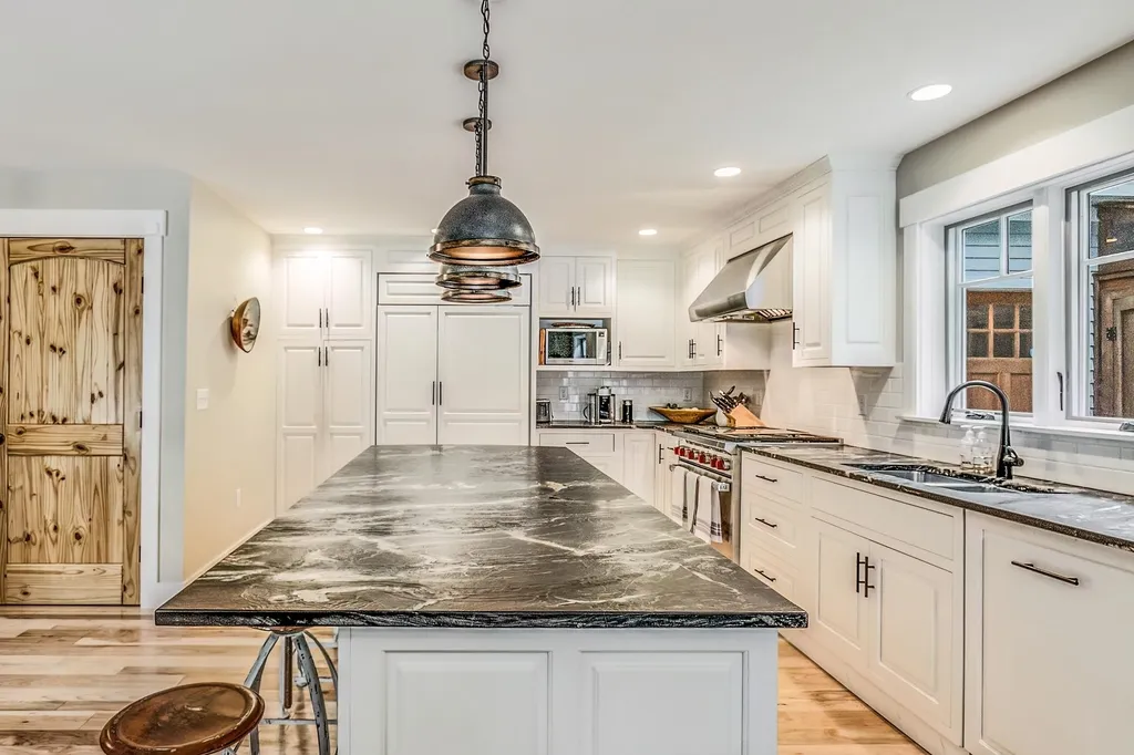 112 Herrick Cove Lane New London NH 03257