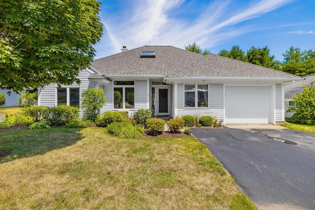 14 Skyline Way Hartford VT 05001