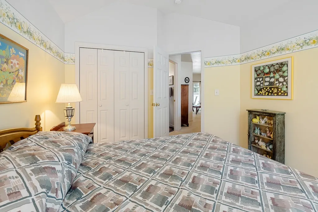 14 Skyline Way Hartford VT 05001