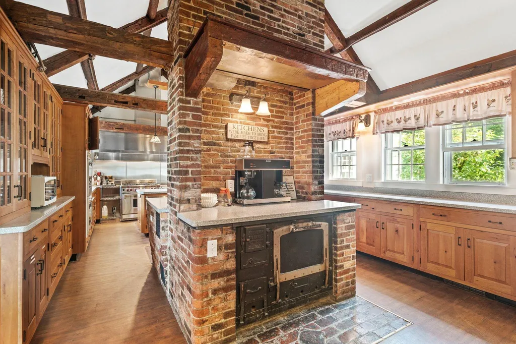 318 New Canada Road Wilmot NH 03287