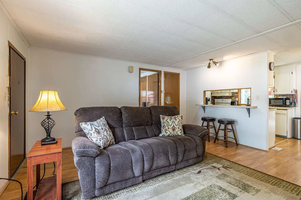 21 Country Way Goffstown NH 03045