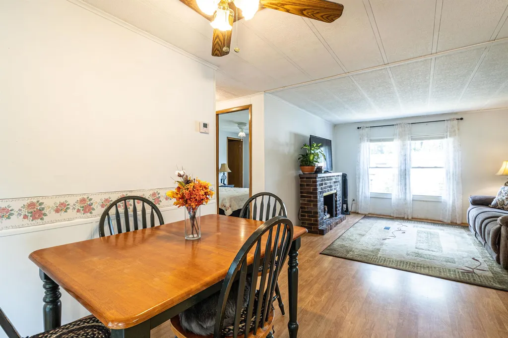 21 Country Way Goffstown NH 03045
