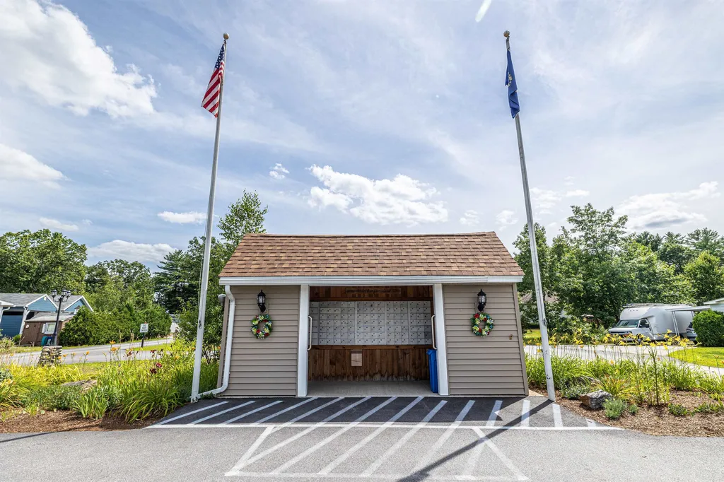 21 Country Way Goffstown NH 03045