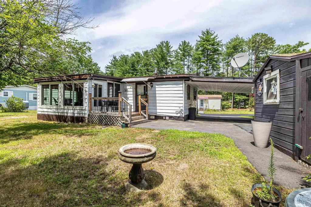 21 Country Way Goffstown NH 03045