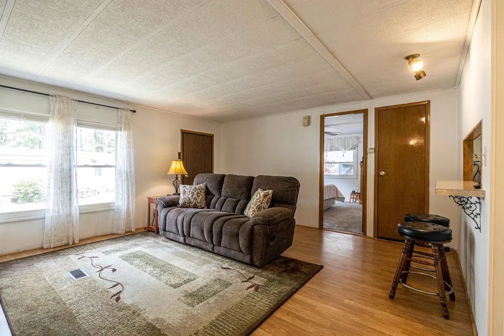 21 Country Way Goffstown NH 03045