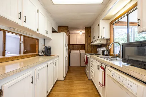 21 Country Way Goffstown NH 03045