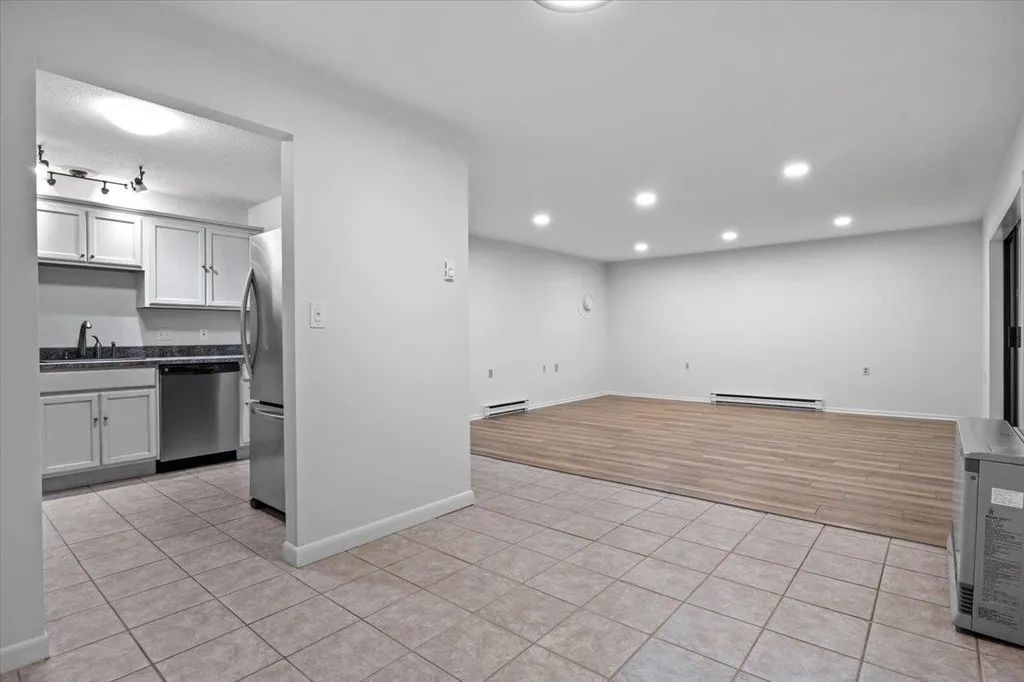 63 Hawthorne Circle South Burlington VT 05403