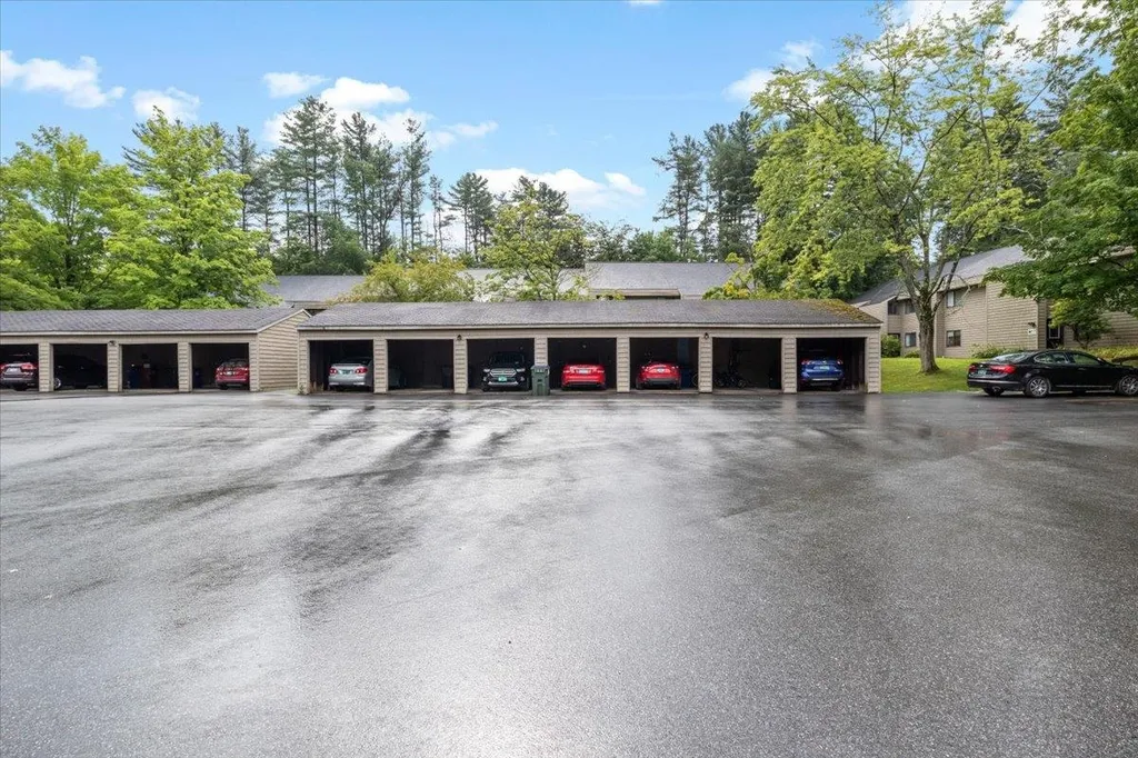 63 Hawthorne Circle South Burlington VT 05403