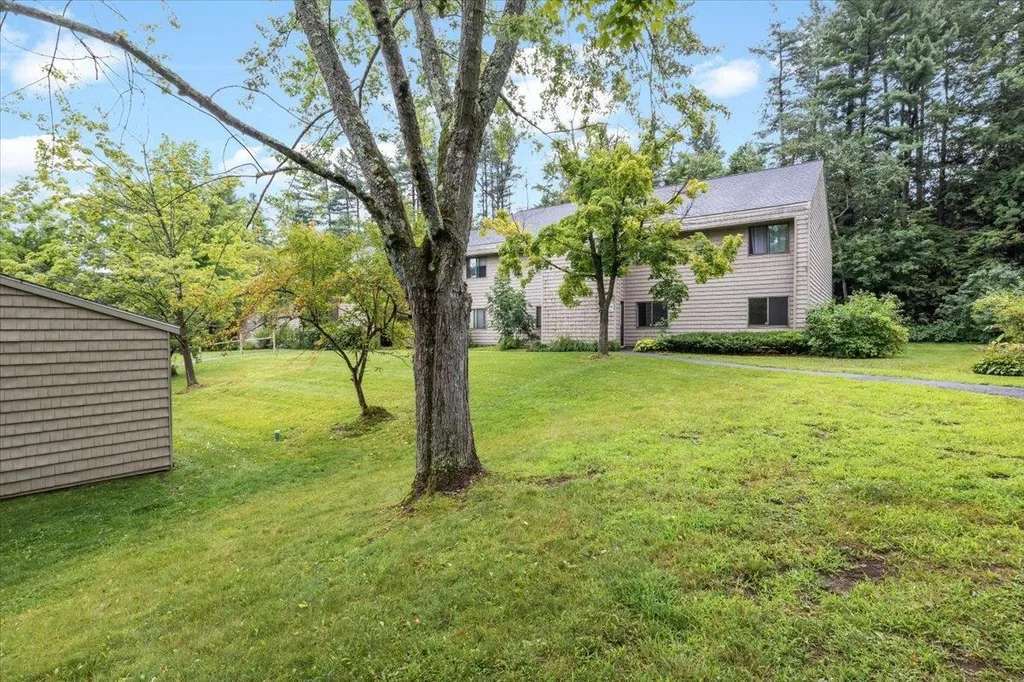 63 Hawthorne Circle South Burlington VT 05403