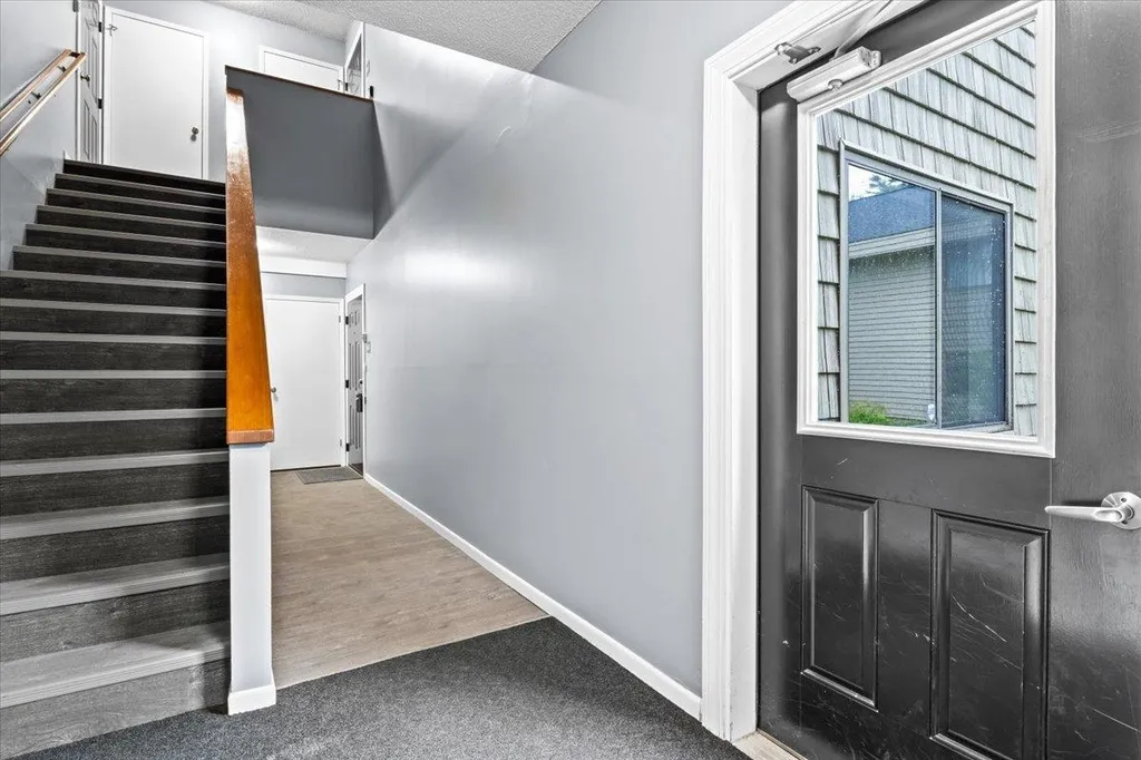 63 Hawthorne Circle South Burlington VT 05403