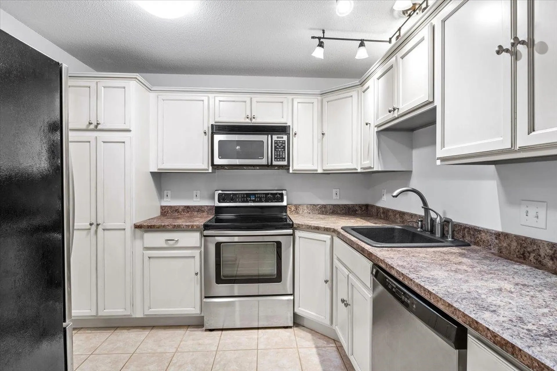 63 Hawthorne Circle South Burlington VT 05403