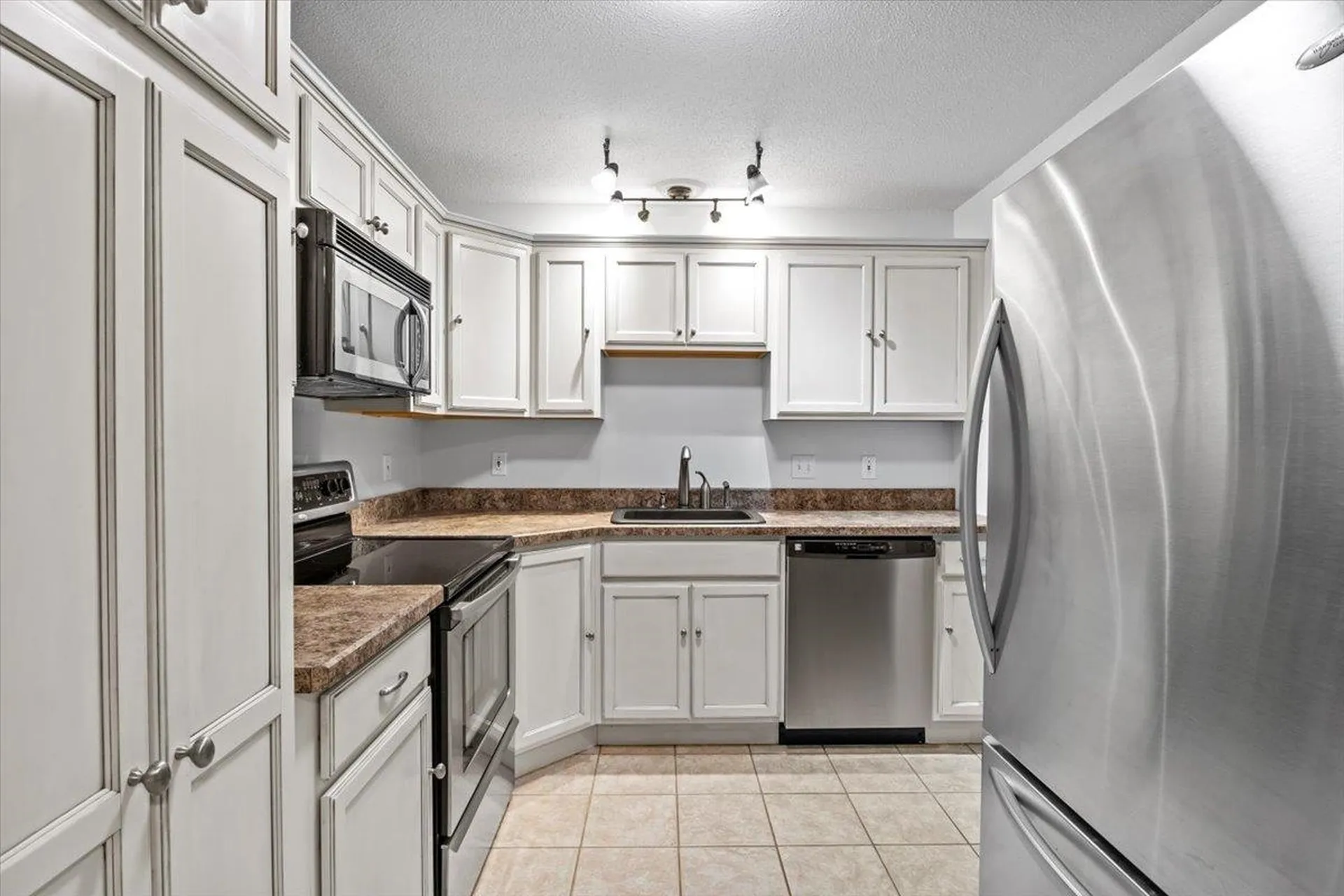 63 Hawthorne Circle South Burlington VT 05403