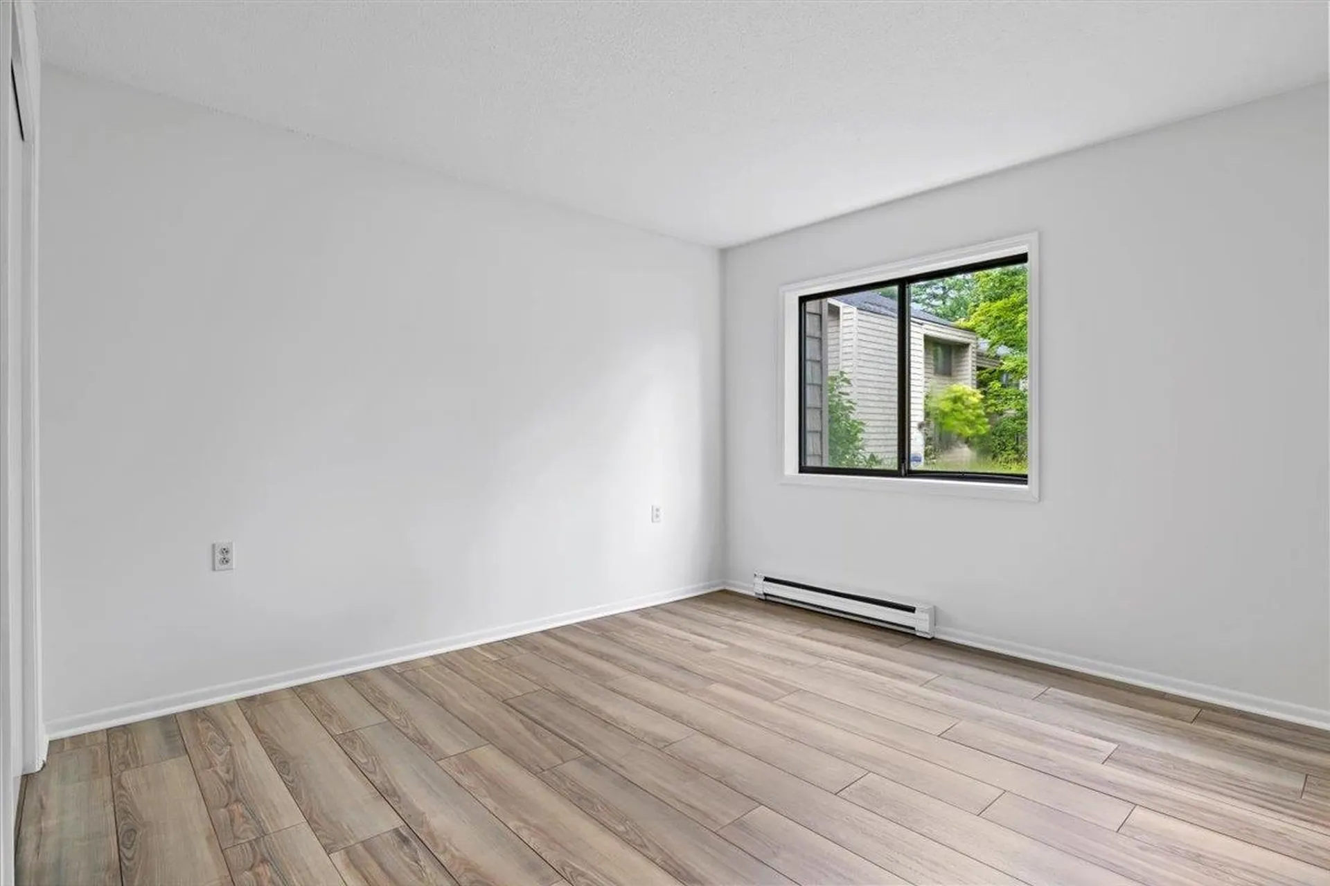63 Hawthorne Circle South Burlington VT 05403