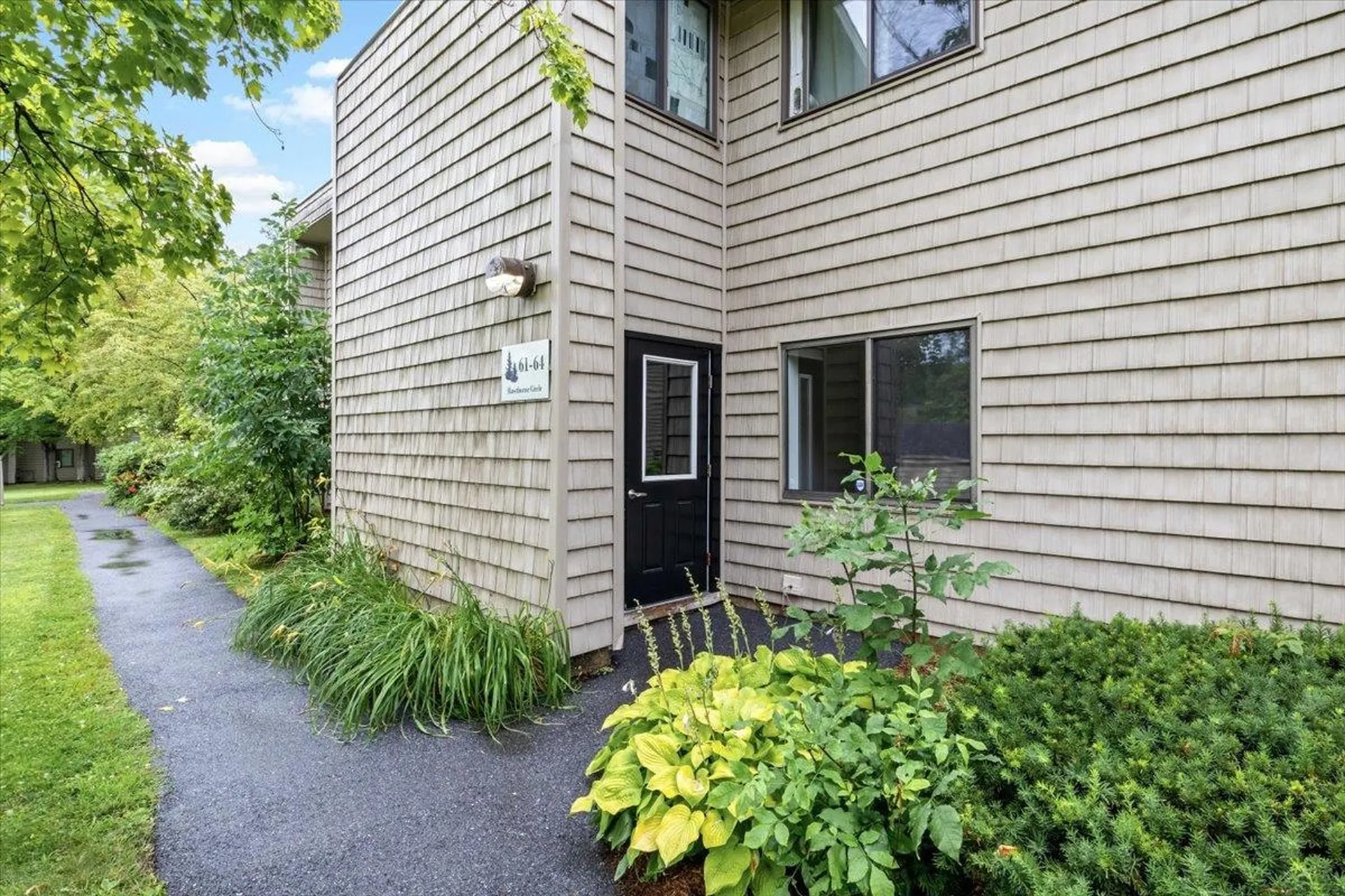 63 Hawthorne Circle South Burlington VT 05403