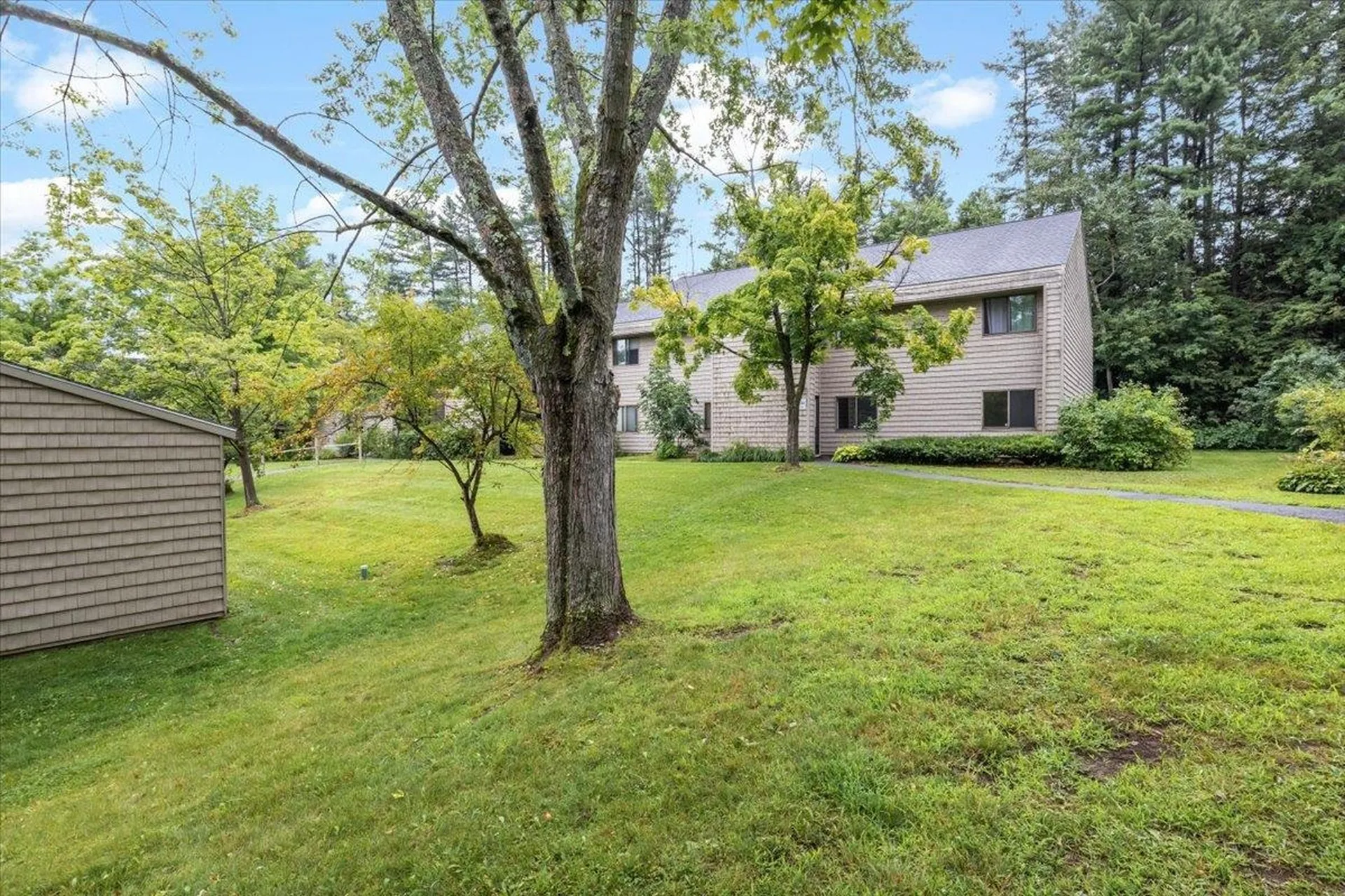 63 Hawthorne Circle South Burlington VT 05403