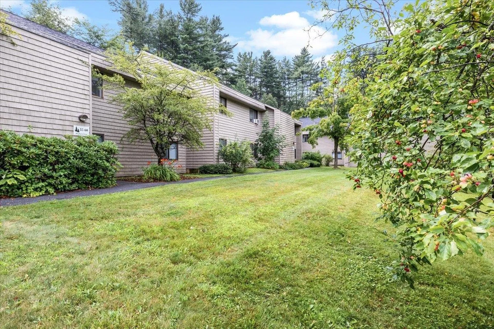63 Hawthorne Circle South Burlington VT 05403