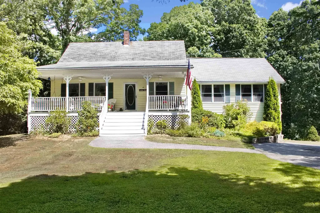75 Jonathan Avenue Rochester NH 03839-4932