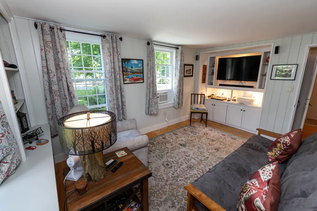 1382 Old North Main Street Laconia NH 03246