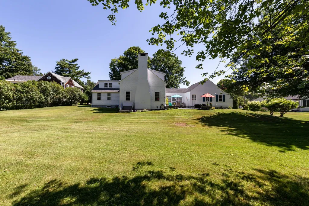 1382 Old North Main Street Laconia NH 03246