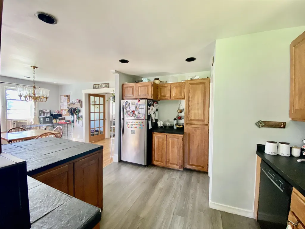 21 Columbus Circle Newport NH 30773