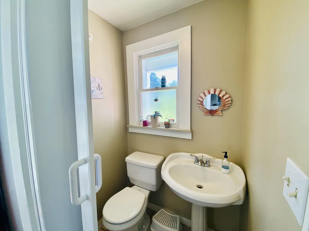 21 Columbus Circle Newport NH 30773
