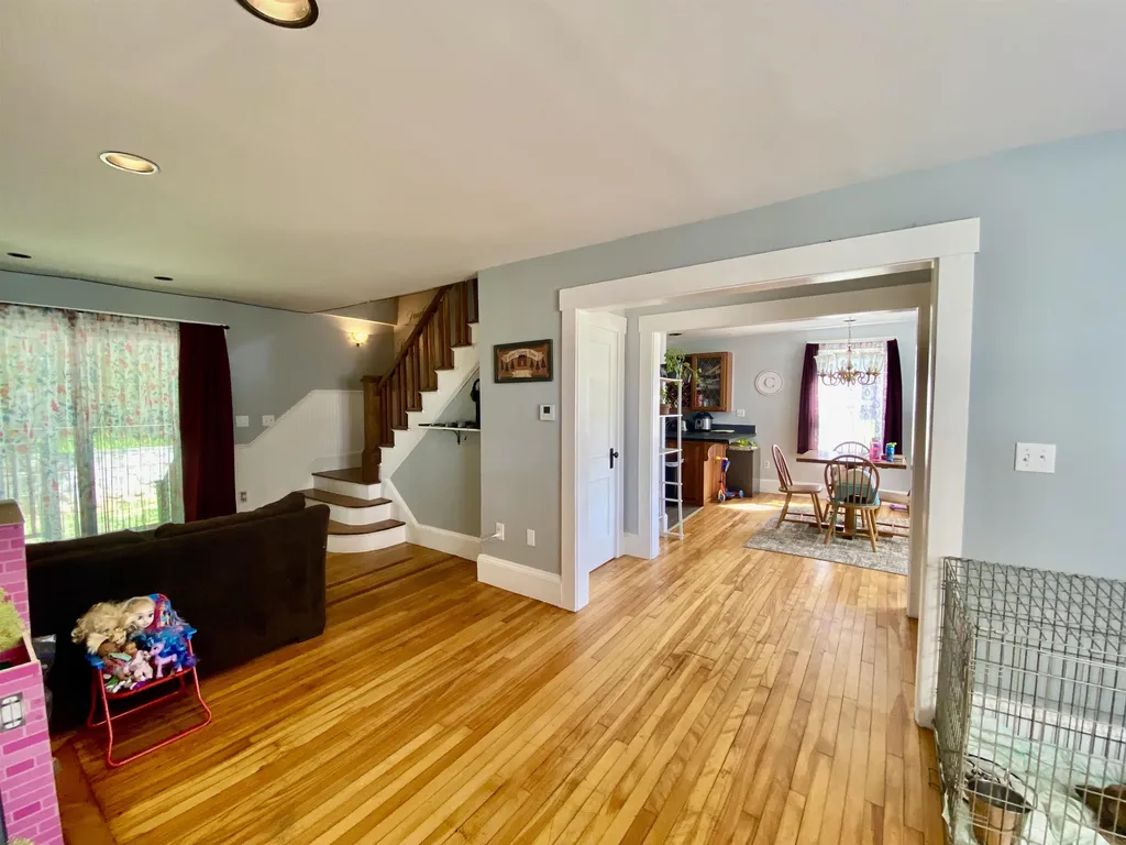 21 Columbus Circle Newport NH 30773