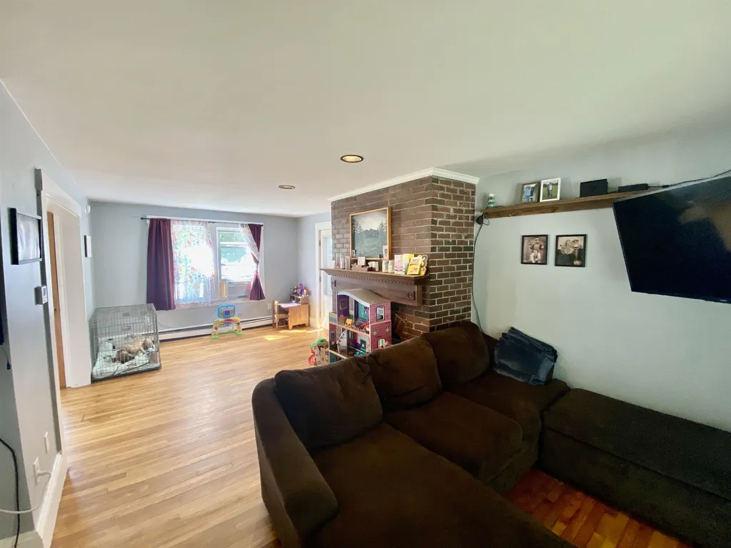21 Columbus Circle Newport NH 30773