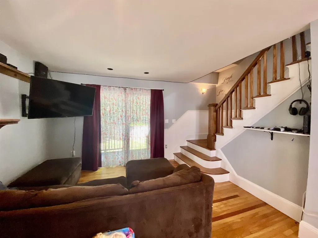 21 Columbus Circle Newport NH 30773