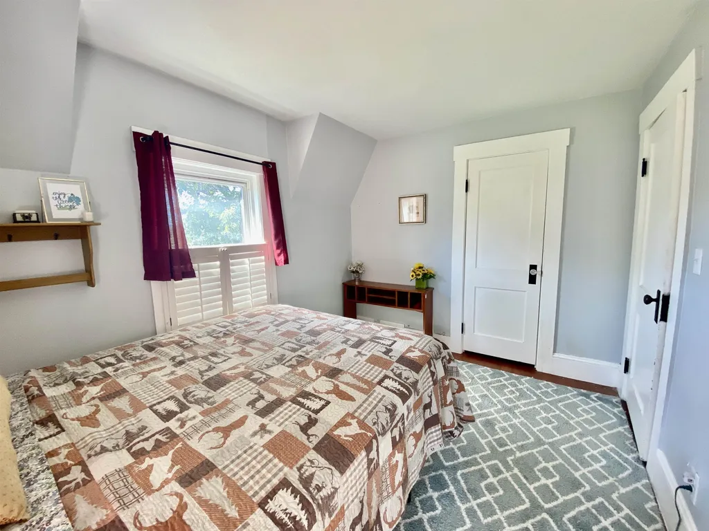 21 Columbus Circle Newport NH 30773