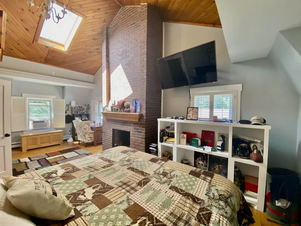 21 Columbus Circle Newport NH 30773