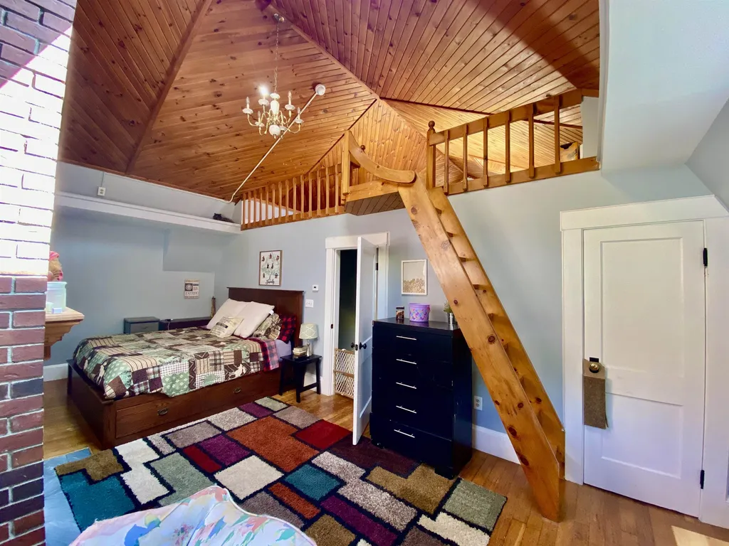 21 Columbus Circle Newport NH 30773