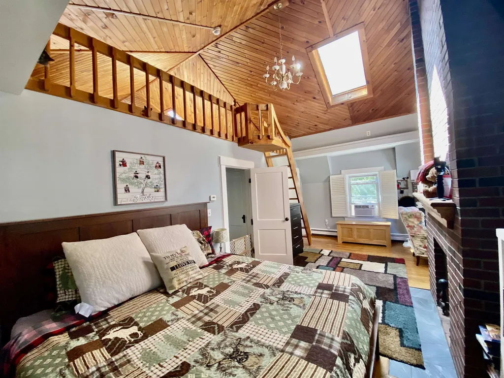 21 Columbus Circle Newport NH 30773