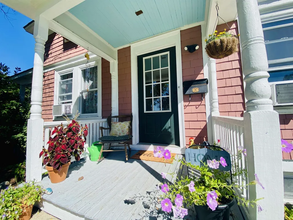 21 Columbus Circle Newport NH 30773