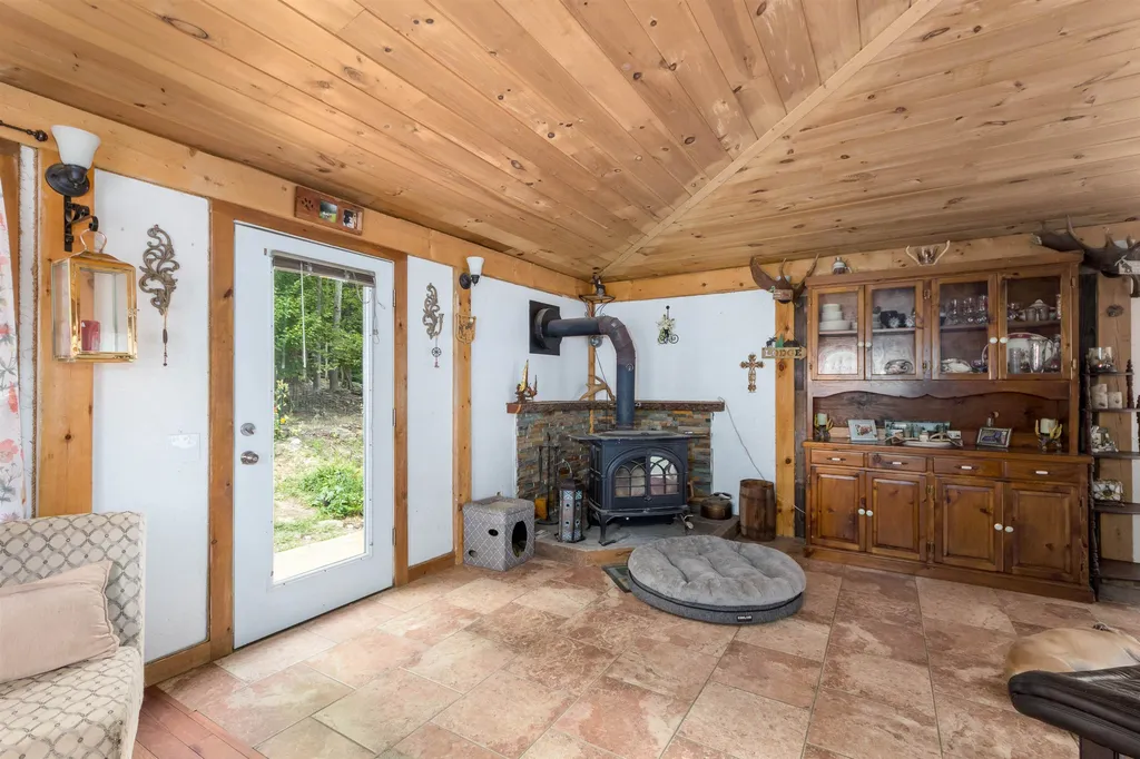 159 Sunset Lane East Hinesburg VT 05461