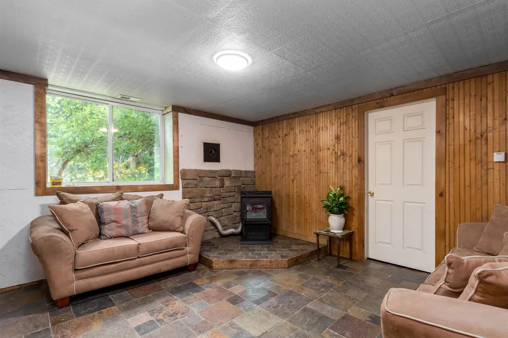 159 Sunset Lane East Hinesburg VT 05461
